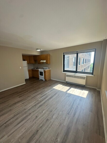 Building Photo - 1646 N Prospect Ave