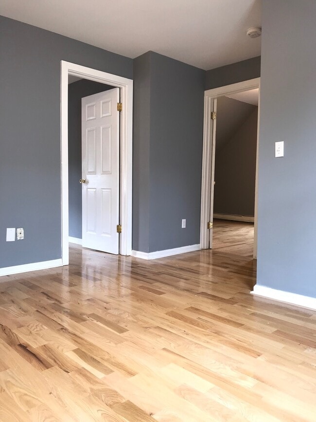 Building Photo - 32 Truman St