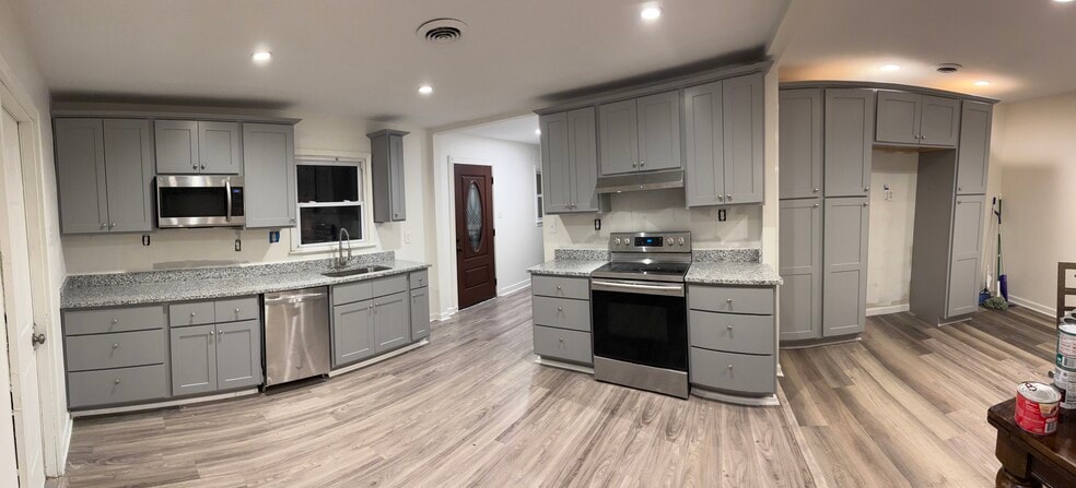 Building Photo - 4840 Brandywine Dr