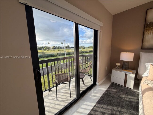 Building Photo - 2308 E 4th Ave