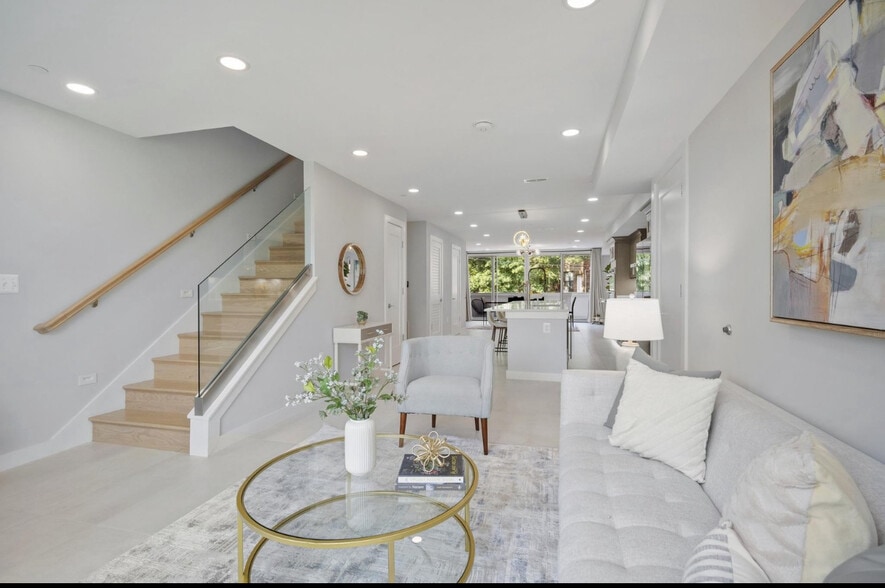 Building Photo - 424 Missouri Ave NW