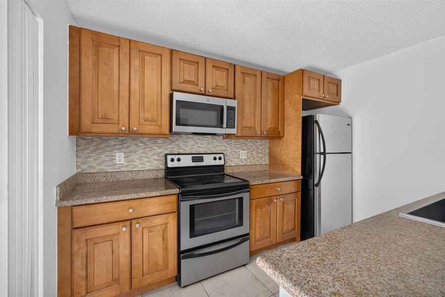 Building Photo - 851 Blue Ridge Cir