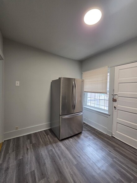 Building Photo - 6657 S Minerva Ave