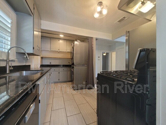 Building Photo - 2643 43rd St