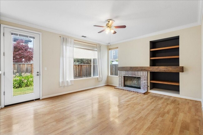 Building Photo - 16 Smith Ct