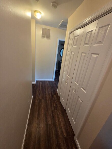 Building Photo - 45834 Wolftrap St