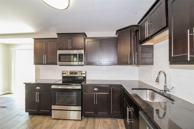 Building Photo - 6332 NW 58th Terrace