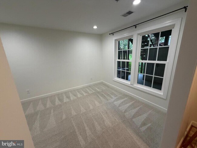 Building Photo - 10631 Sandown Way