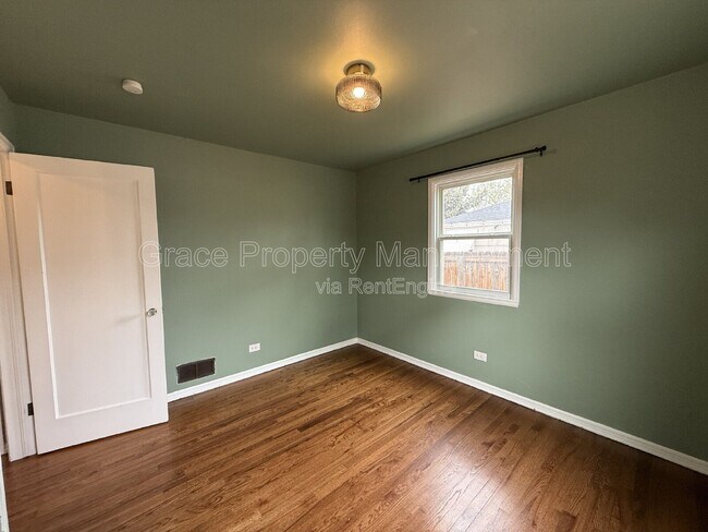 Building Photo - 4648 S Lincoln St