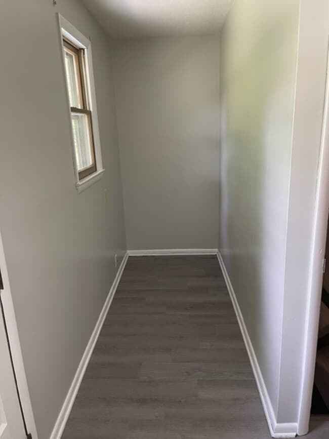 Building Photo - ONTARIO SCHOOLS - 2BR 1BA HALF DUPLEX!