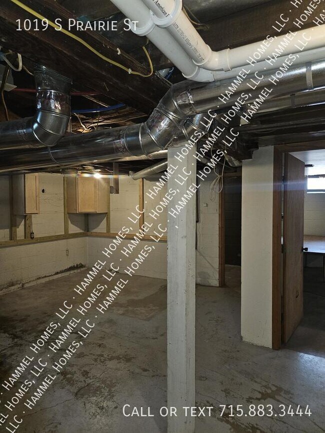 Building Photo - 1019 S Prairie St