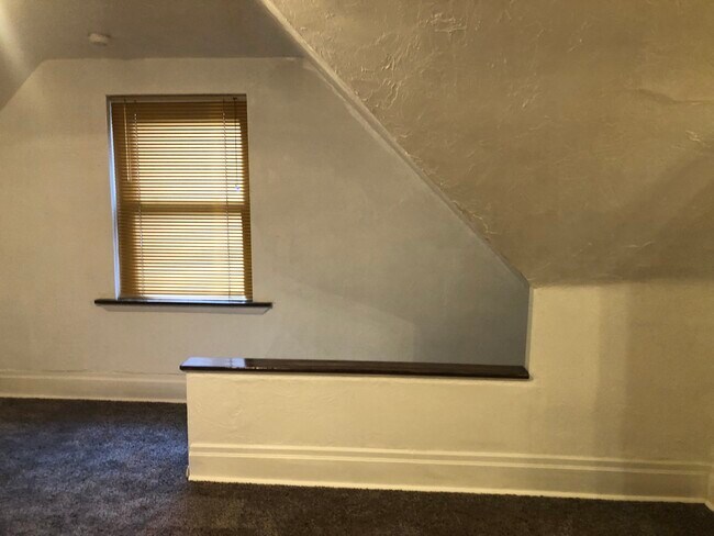 Building Photo - 618 Tingley Ave