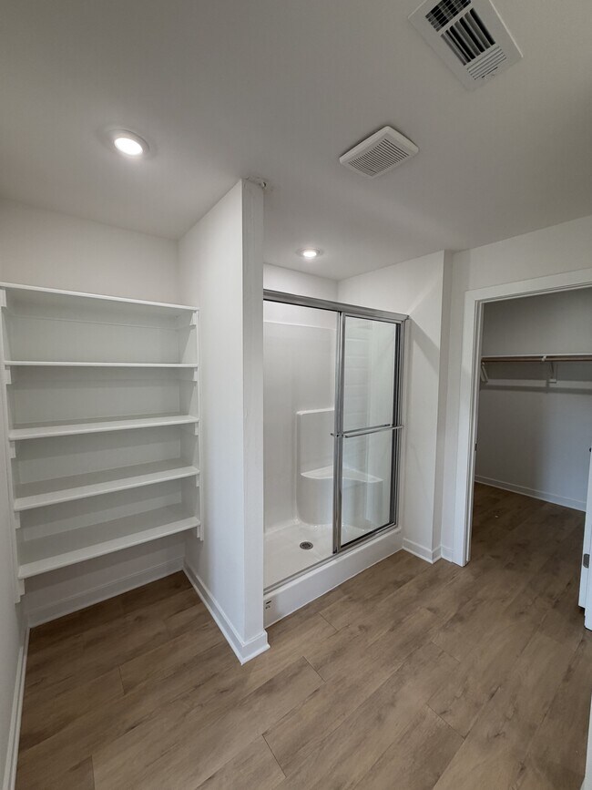 Building Photo - 562 Arizona St