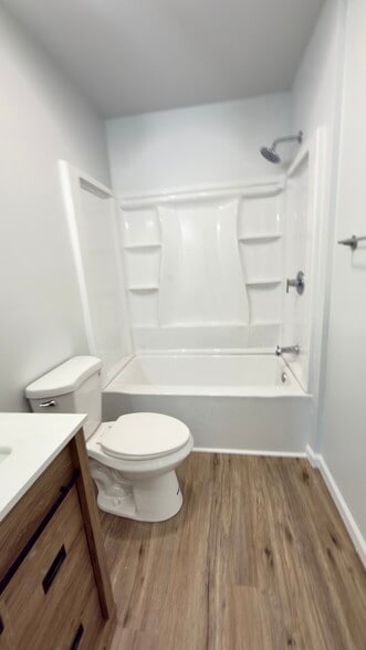 Building Photo - 403 N Walnut St