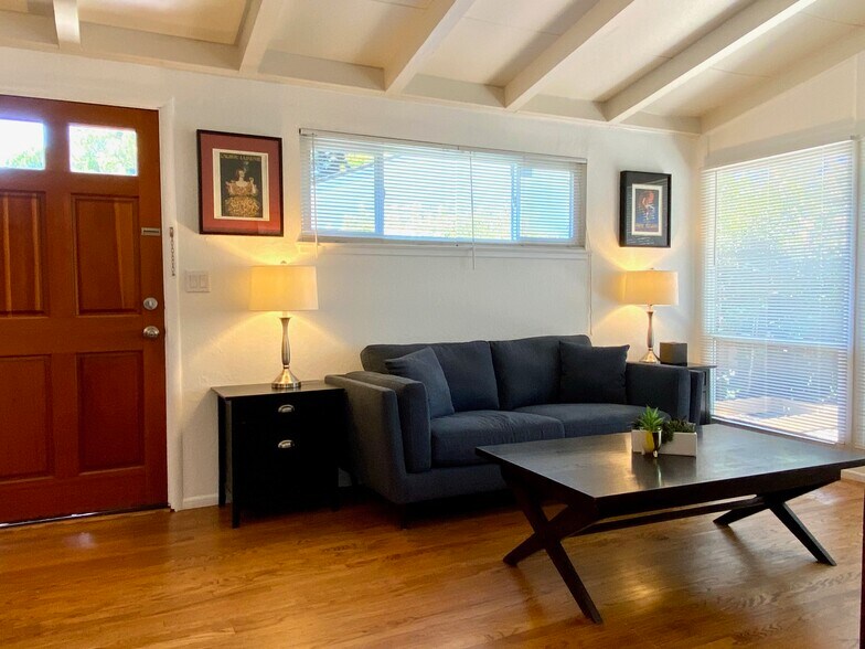 Building Photo - 251 El Carmelo Ave