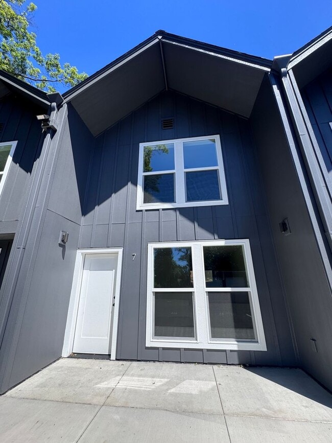Building Photo - 1/2 OFF FIRST MONTHS RENT! New Construction, Beautiful, Townhomes! 2 & 3 BEDRM UNITS AVAILABLE