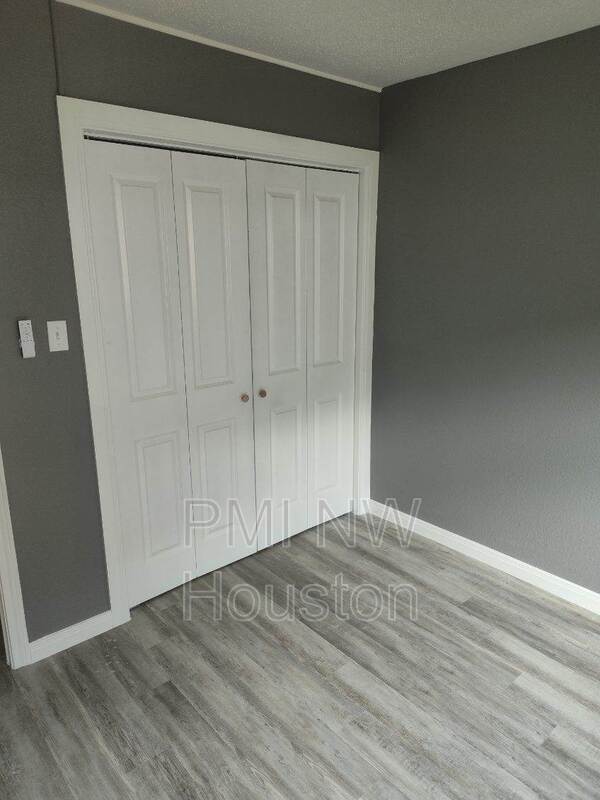 Building Photo - 2687 Gessner Rd