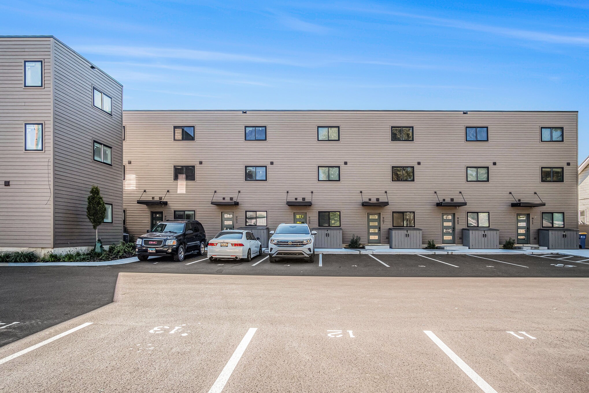 Building Photo - 11 Deloney Ave NW