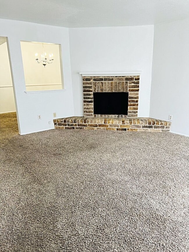 Building Photo - 2700 N 16th St