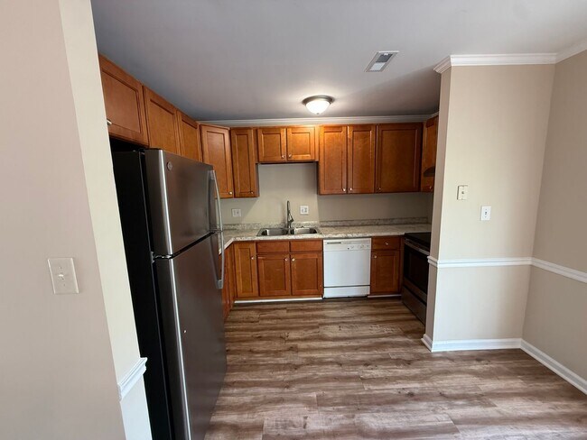 Building Photo - 4720 Matt Dr