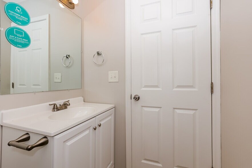 Building Photo - 209 Stones River Rd