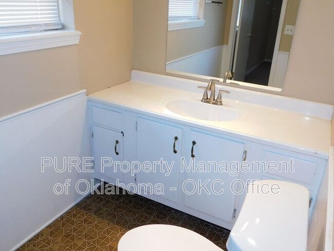 Building Photo - 4800 Cinderella Dr