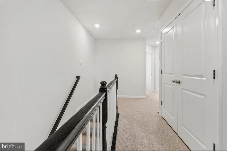 Building Photo - 262 Ensemble Way