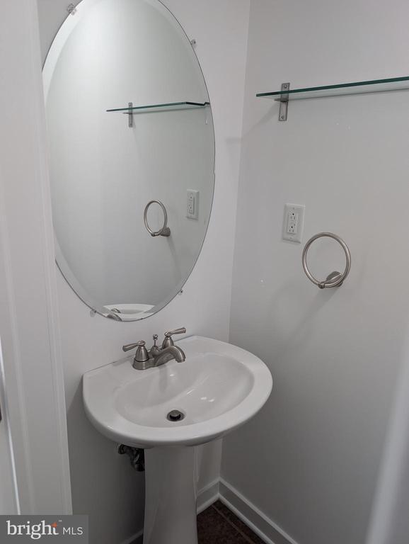 Building Photo - 1222 S Harmony St