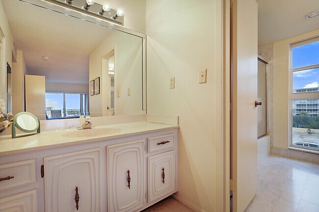 Building Photo - 3520 S Ocean Blvd