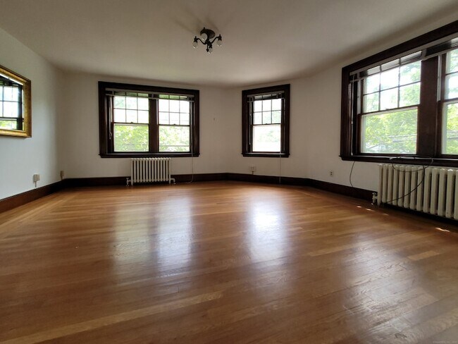 Building Photo - 826 State St