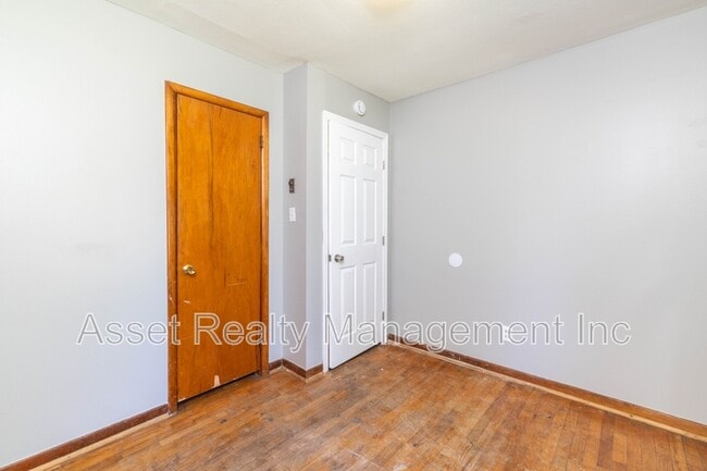 Building Photo - 2139 W Gilbert Ln