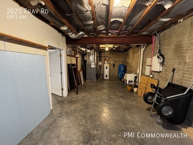 Building Photo - 4 Bed / 3.5 Bath Single Family (Available ...