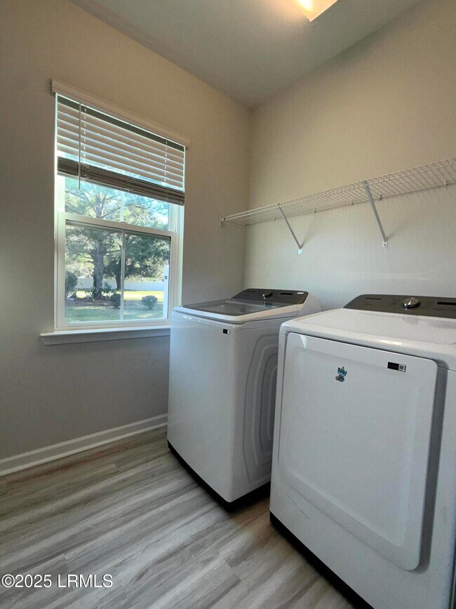 Building Photo - 1069 S Innovation Dr