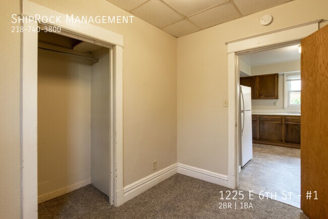 Building Photo - 1225 E 6th St