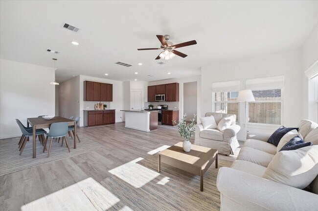 Primary Photo - 7419 Casuna Ln
