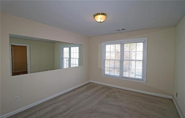 Building Photo - 1183 Dunwoody Village Dr
