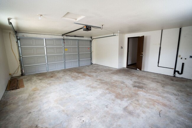 Building Photo - Single Level Home in McKinelyville