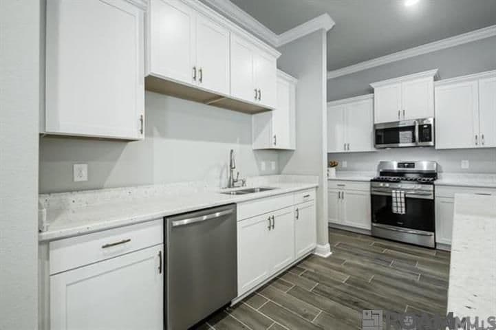 Building Photo - 10921 Maitland Ave