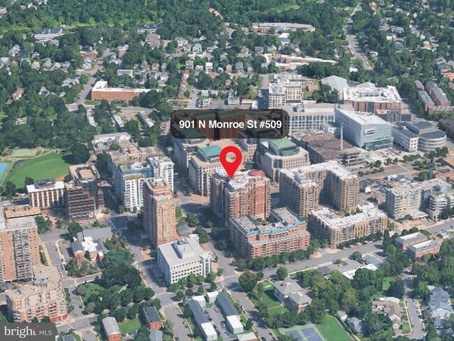 Building Photo - 901 N Monroe St