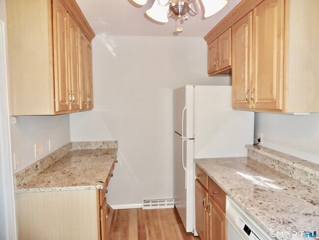 Building Photo - 245 Unquowa Rd