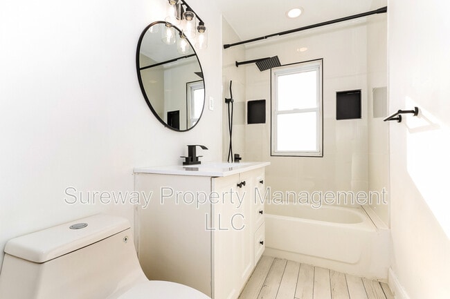 Building Photo - 226 Greenwich Ave