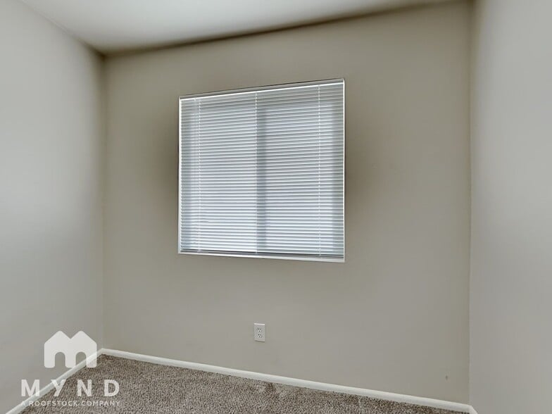 Building Photo - 531 N Lesueur