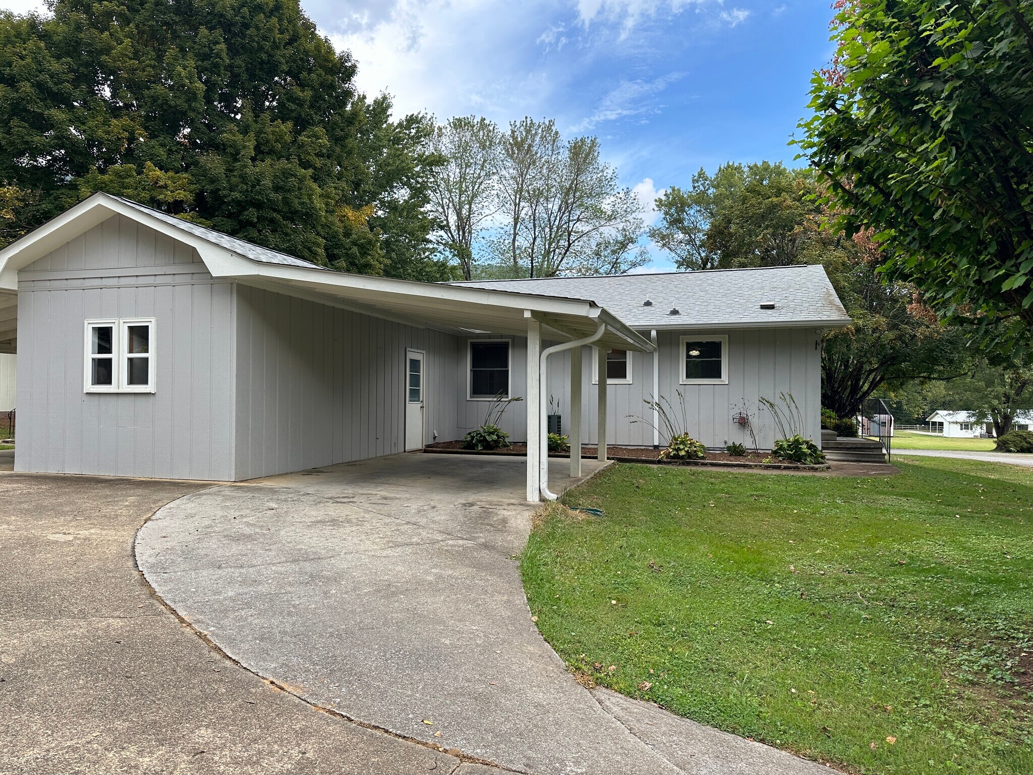 Building Photo - 78B Dries Dr