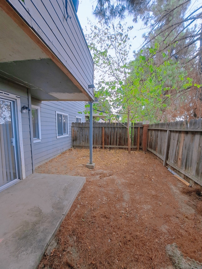 Building Photo - 3302 W Shields Ave