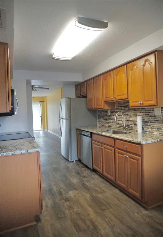 Building Photo - 2900 Cove Cay Dr