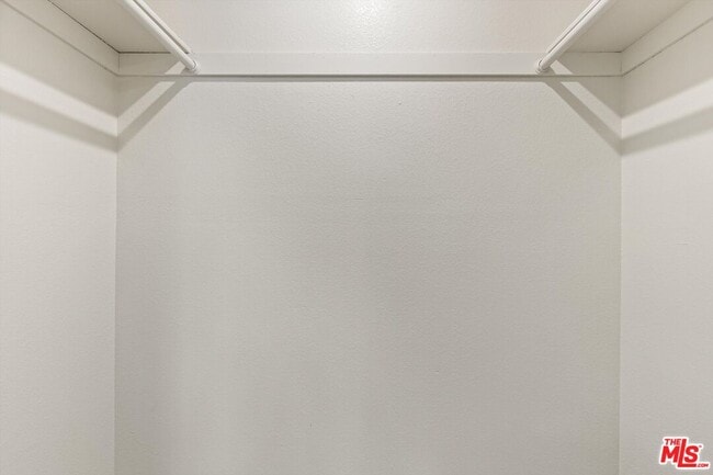 Building Photo - 331 E Washington Ave