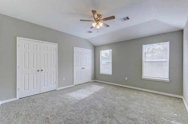 Building Photo - 5824 Glen Lee Dr