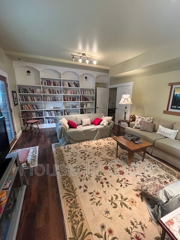 Building Photo - 5 Williamette Cir