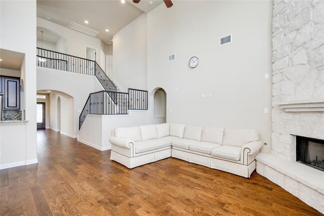 Building Photo - 4211 Oldenburg Ln