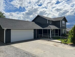 Building Photo - 610-612 12th St NE